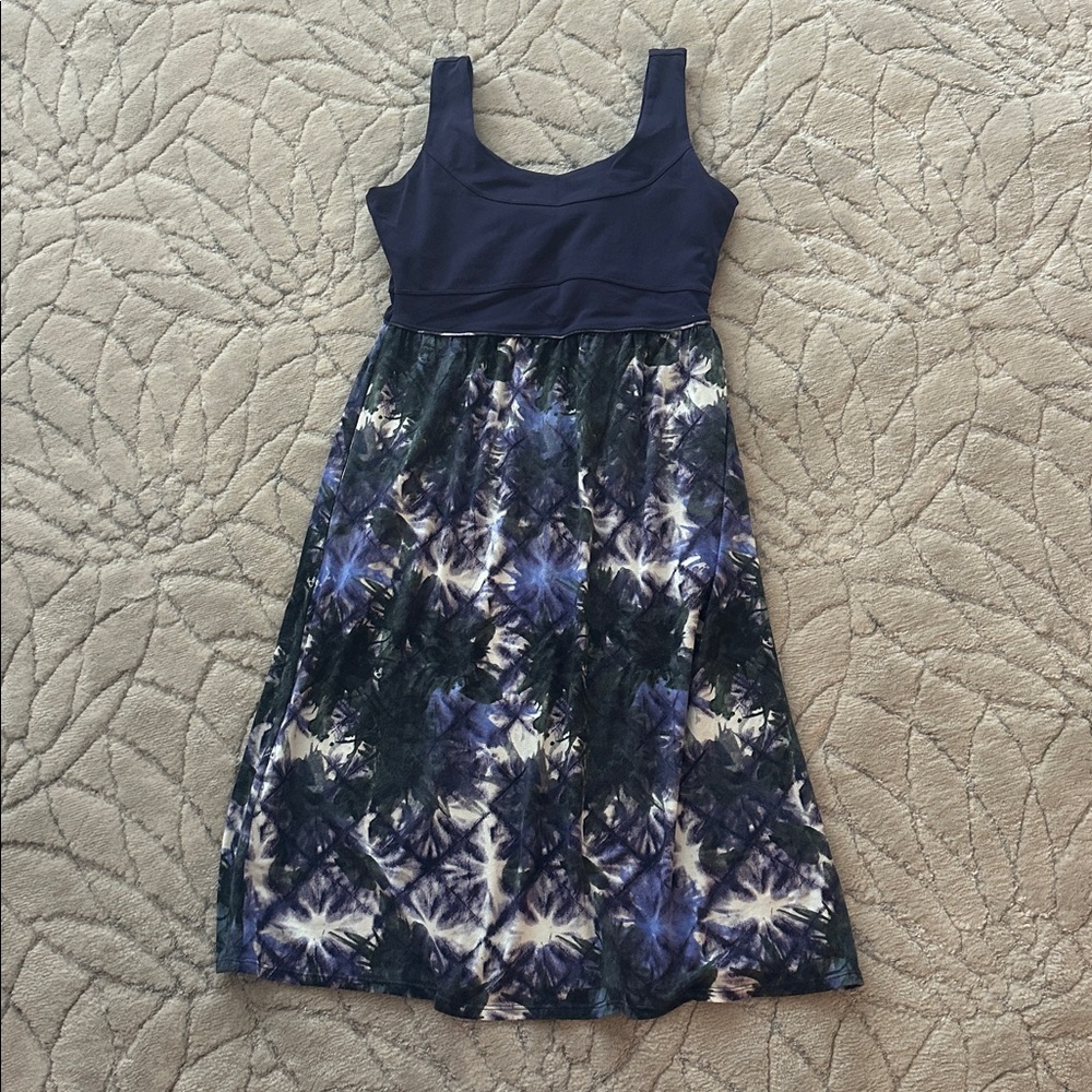 Athleta Midnight Blue and White Patterned Midi Dress
